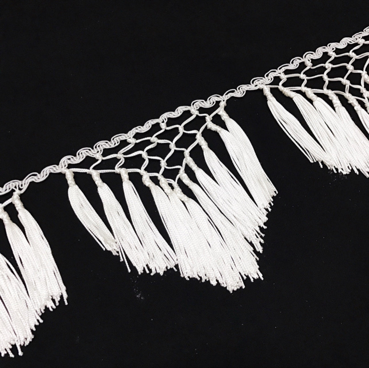 Dangling tassel fringe trim by yard