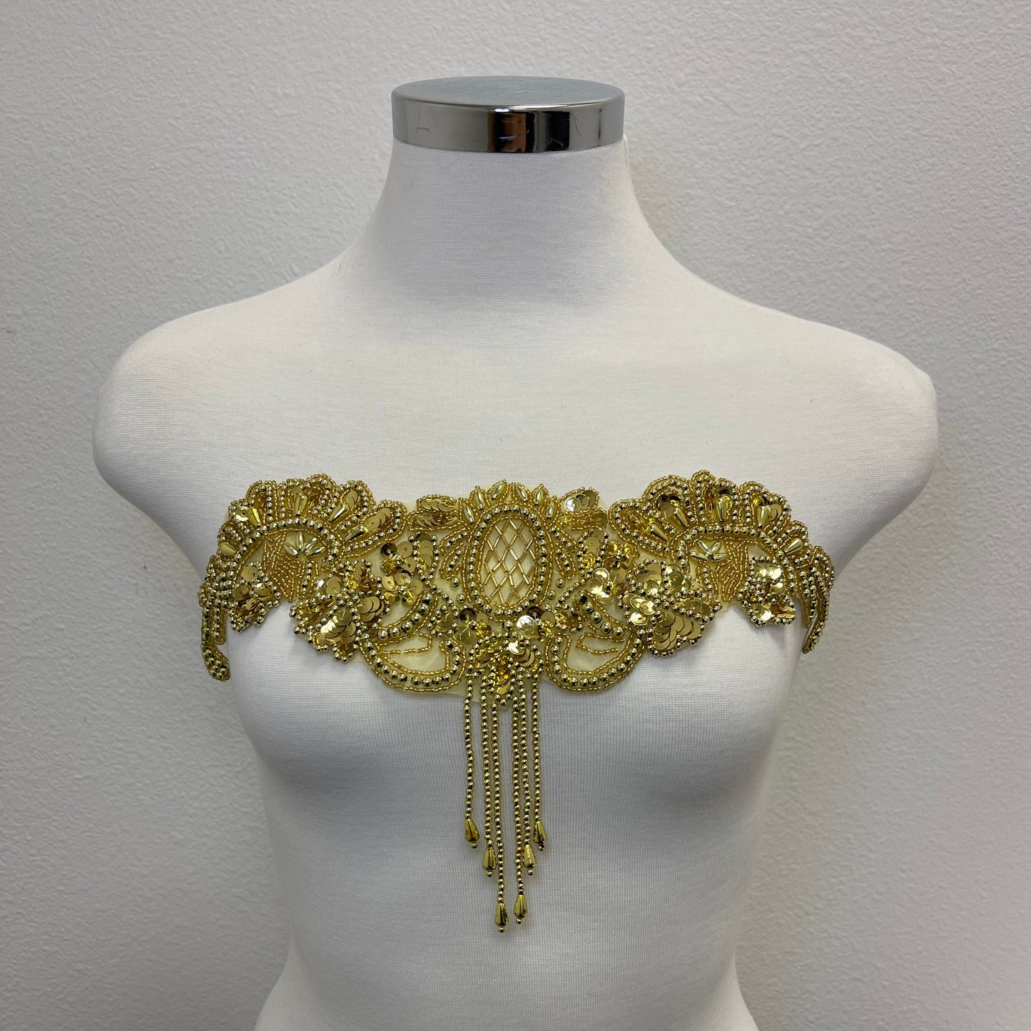 Gold sequin necklace applique