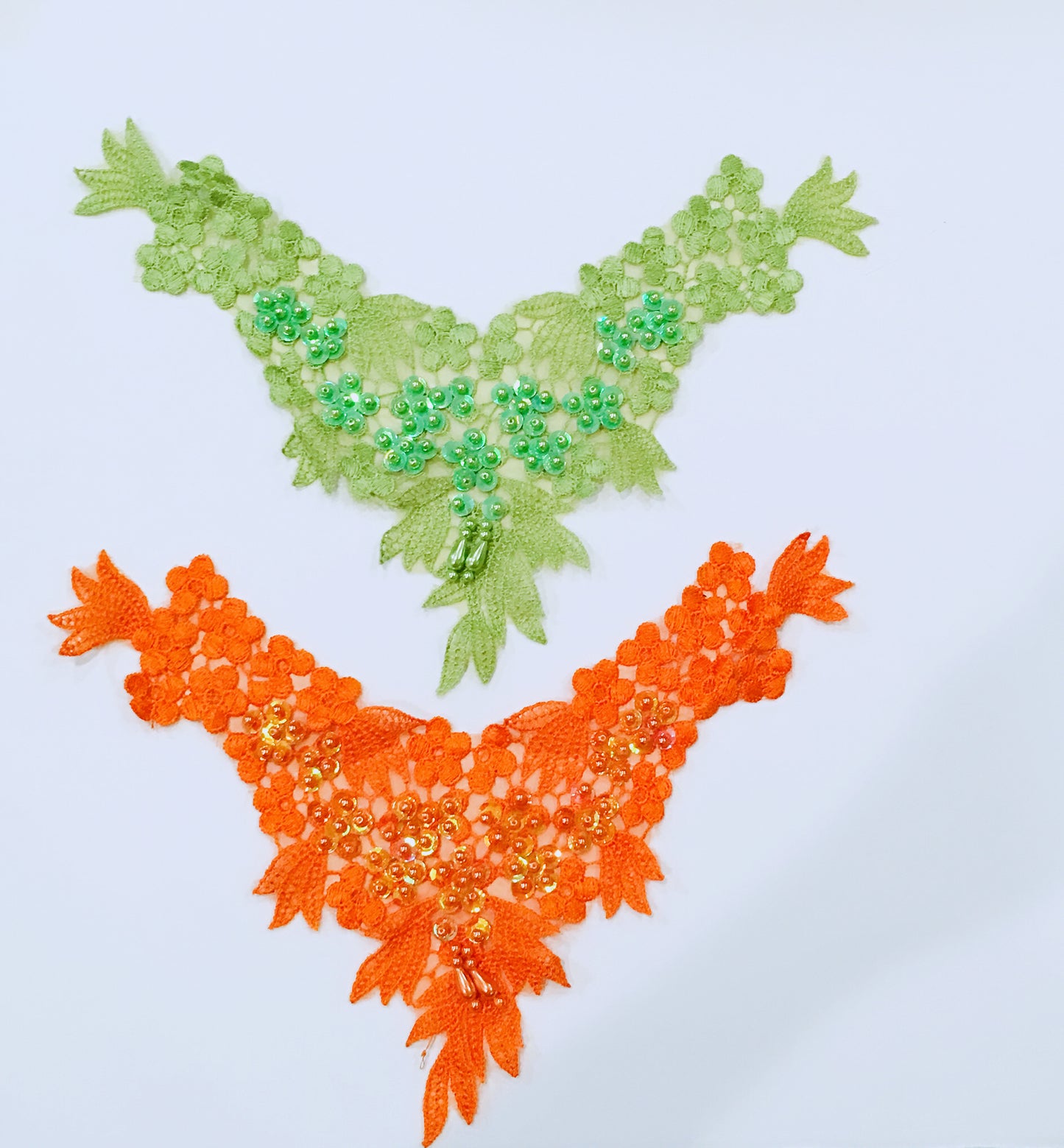 Green necklace applique
