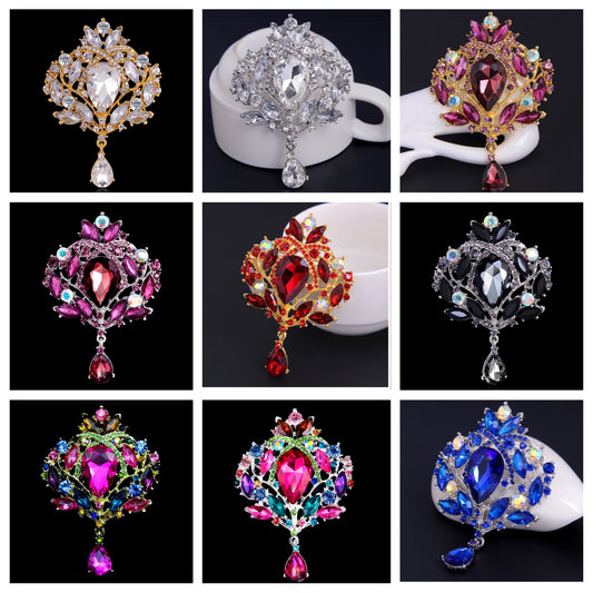 Rhinestone Pin, Rhinestone Broch, Rhinestone central pieces.